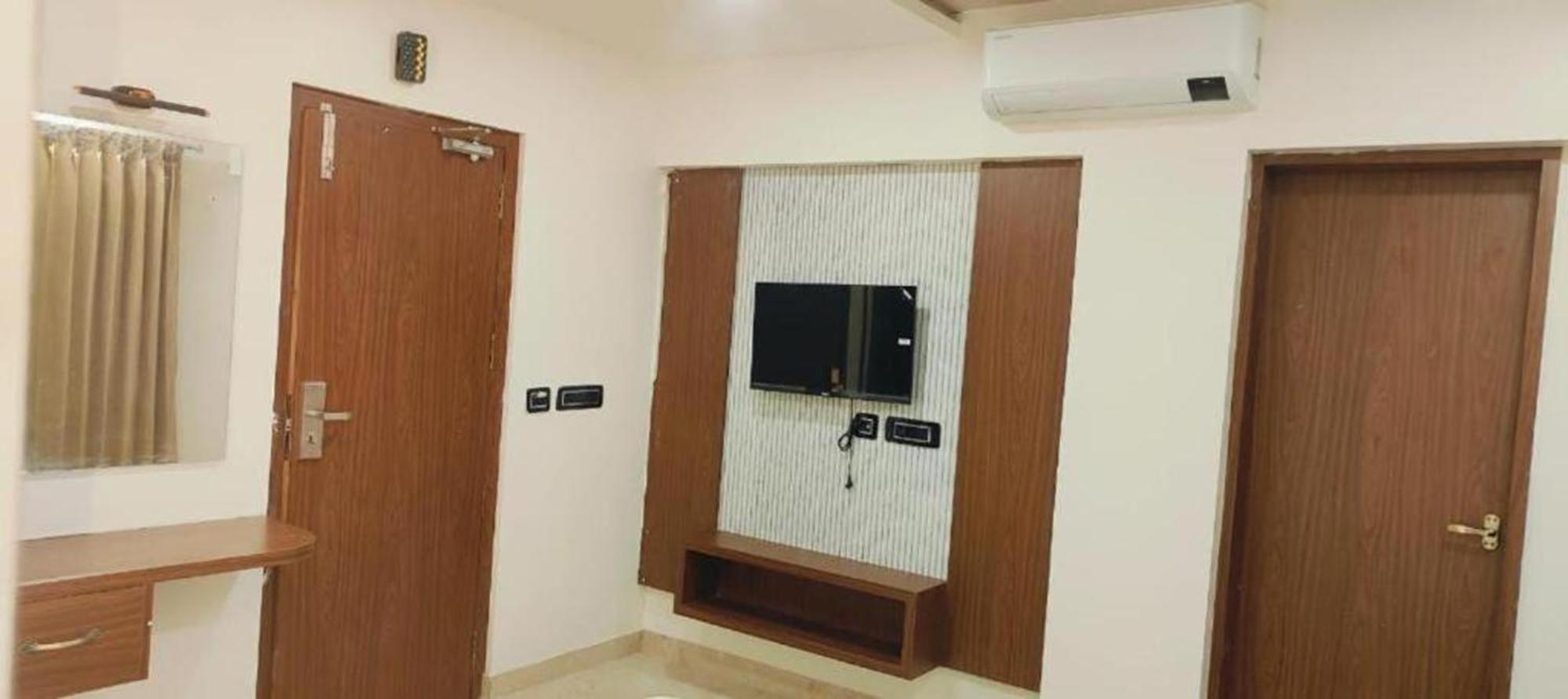 Sree Mahalakshmi Residency By K Hotels Virudunagar Экстерьер фото